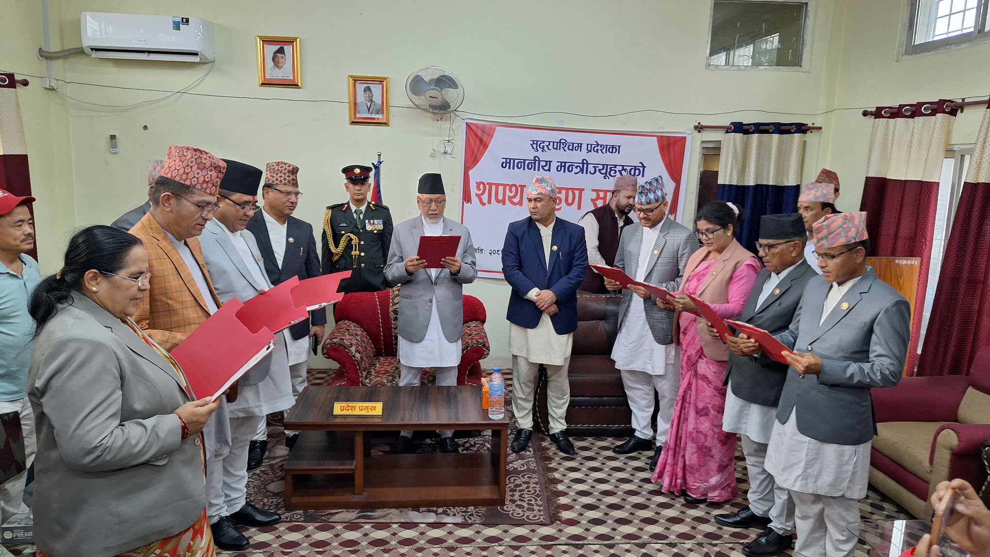 सुदुरपश्चिम सरकारमा थपिए ७ मन्त्री, मन्त्रीहरूको सङ्ख्या १० पुग्यो